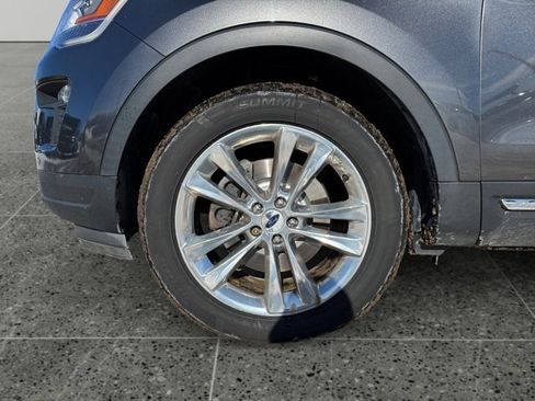 Used 2018 Ford Explorer XLT w/ Equipment Group 202A image 9