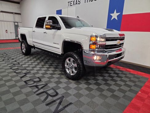 Used 2019 Chevrolet Silverado 2500 LTZ w/ Duramax Plus Package AWD/4WD image 23