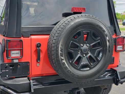 Used 2013 Jeep Wrangler Sahara AWD/4WD image 21