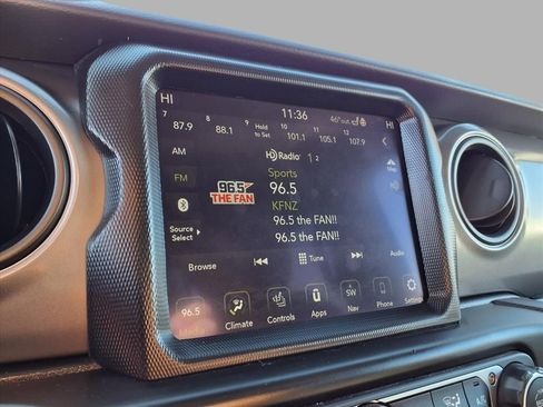 Used 2022 Jeep Gladiator Willys image 5