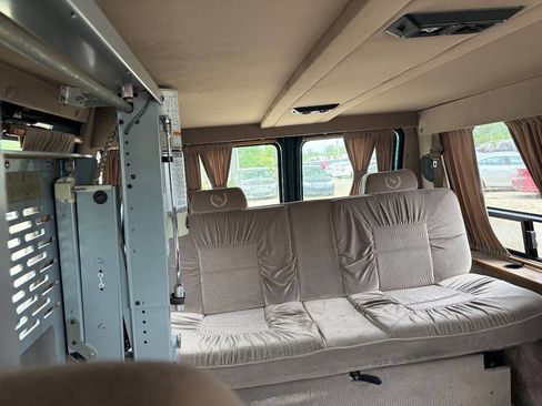 Used 1995 GMC G2500 Vandura RWD image 11