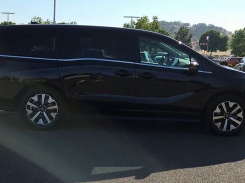 Used 2025 Honda Odyssey EX-L image 9