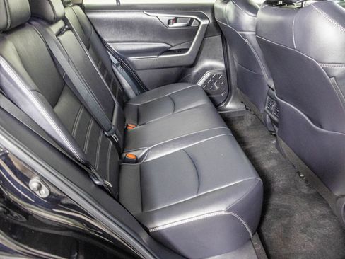 Used 2022 Toyota RAV4 XLE Premium image 42