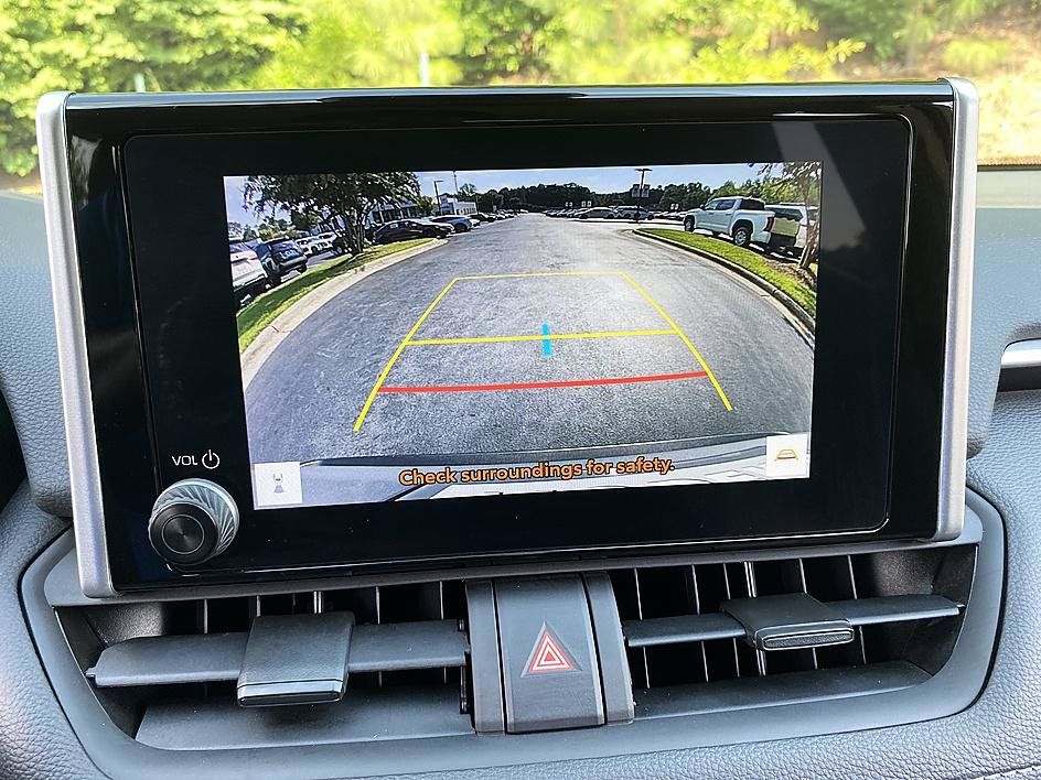 Certified 2025 Toyota RAV4 XLE AWD/4WD image 18