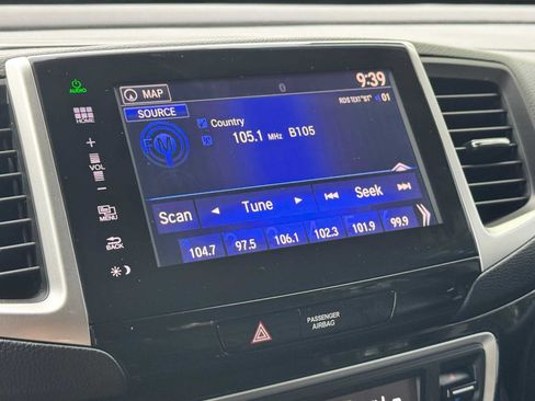 Used 2016 Honda Pilot Touring image 20