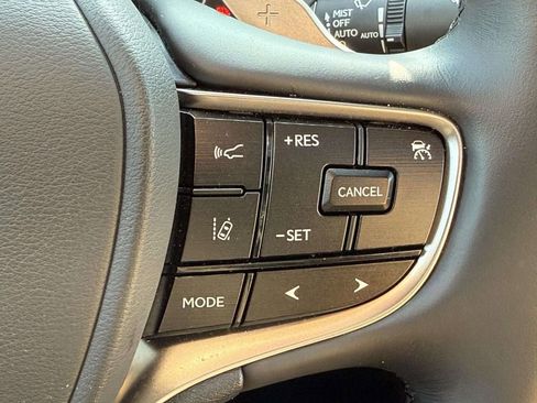 Used 2024 Lexus ES 250 w/ Premium Package image 20