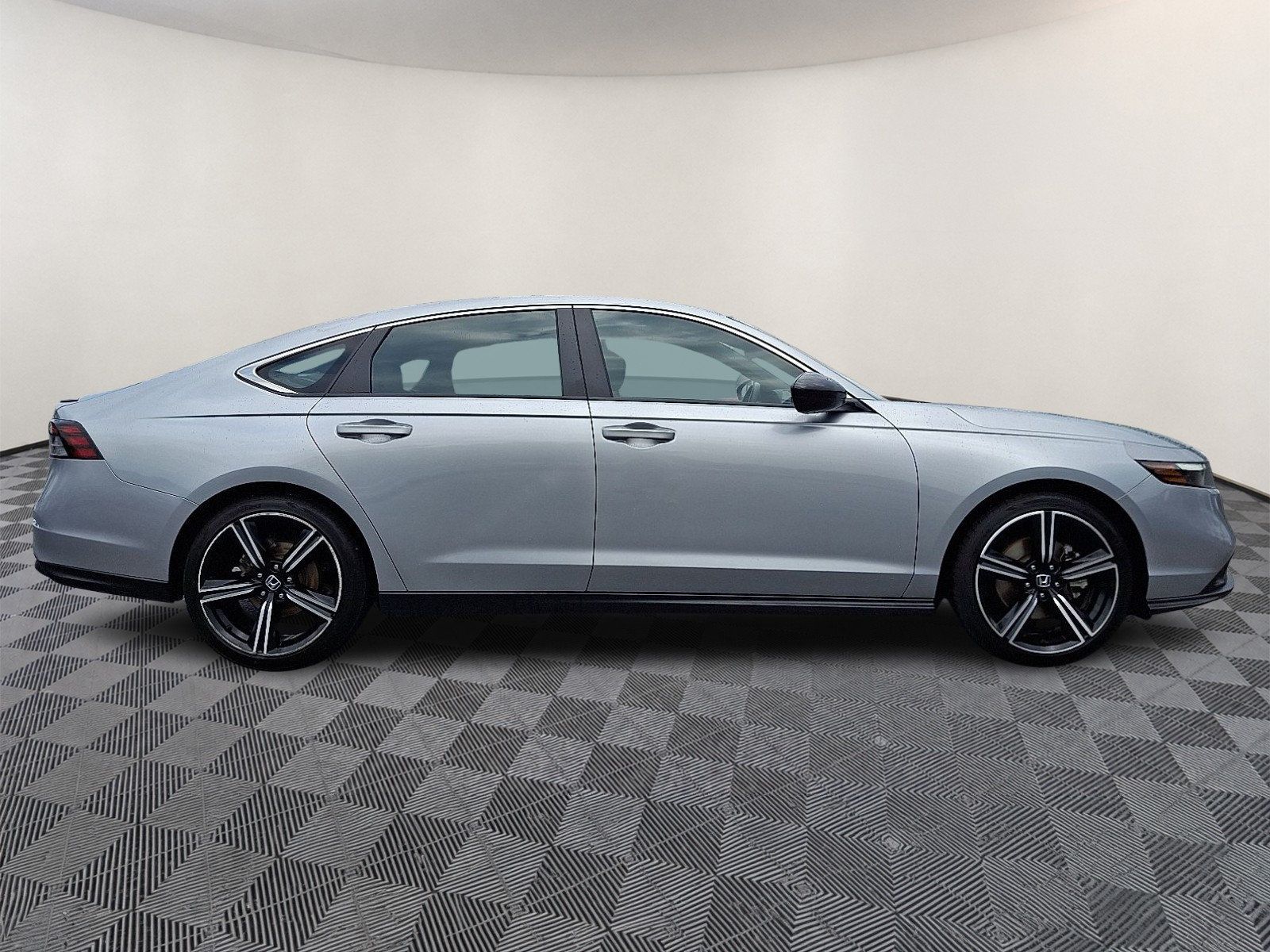 Used 2024 Honda Accord Sport image 7