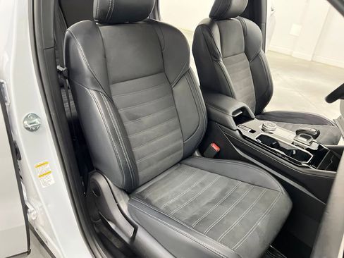 Used 2025 Mitsubishi Outlander SE image 22