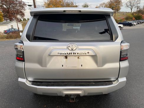 Used 2014 Toyota 4Runner SR5 image 4