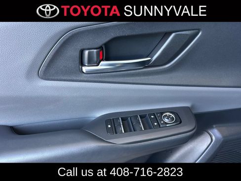 Used 2024 Toyota Prius XLE FWD image 15