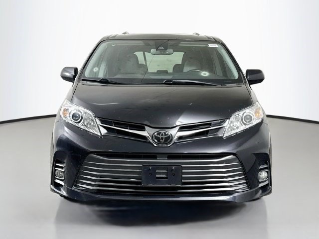 Used 2020 Toyota Sienna XLE w/ XLE Navigation Package AWD/4WD image 2