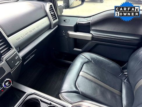 Used 2022 Ford F350 Platinum w/ FX4 Off-Road Package image 32