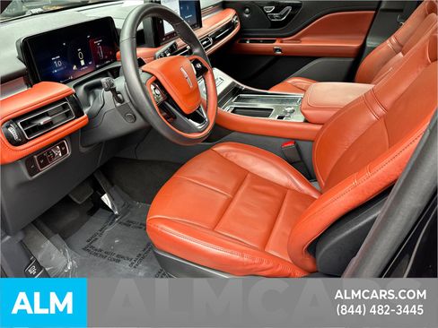 Used 2025 Lincoln Aviator Reserve AWD/4WD image 10