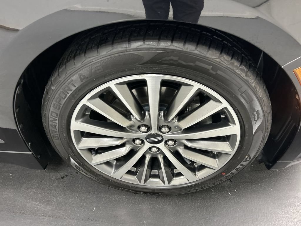 Used 2020 Lincoln MKZ AWD image 8