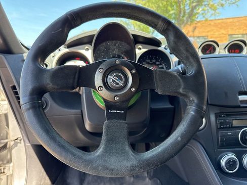 Used 2011 Nissan 370Z Coupe RWD image 11