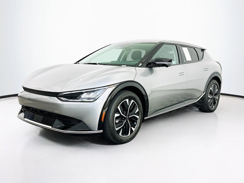 Used 2024 Kia EV6 Wind w/ Wind Technology Package AWD/4WD image 3