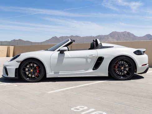 Used 2021 Porsche 718 Boxster Spyder RWD image 5