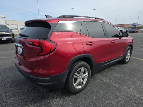 Used 2018 GMC Terrain SLE w/ Driver Convenience Package image 3