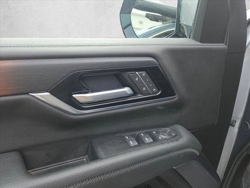 Used 2025 GMC Yukon Denali AWD/4WD image 13