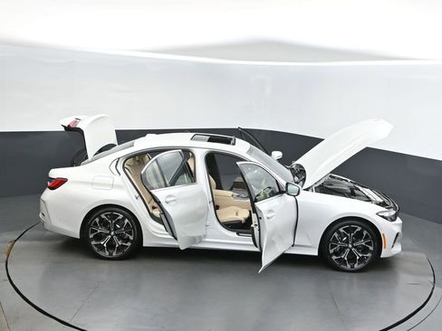 Certified 2025 BMW 330i Sedan w/ Premium Package image 50