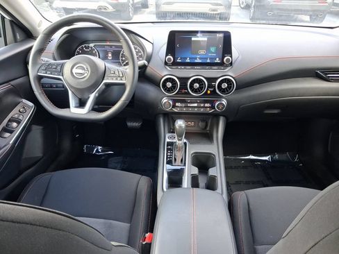 Used 2025 Nissan Sentra SR FWD image 16