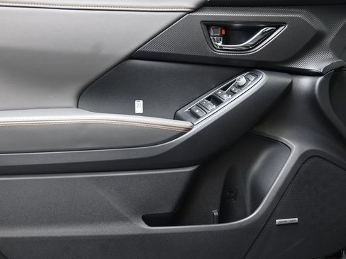 New 2025 Subaru Crosstrek 2.5i Limited w/ Crosstrek Mirror Package image 23