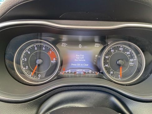 Used 2019 Jeep Cherokee Trailhawk w/ Cold Weather Group image 21