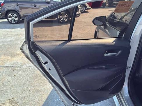 Used 2021 Toyota Corolla LE FWD image 8