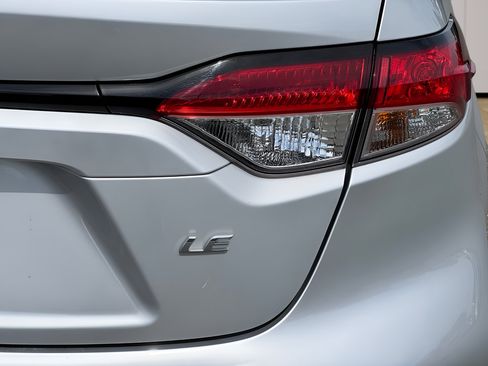 Used 2024 Toyota Corolla LE FWD image 34