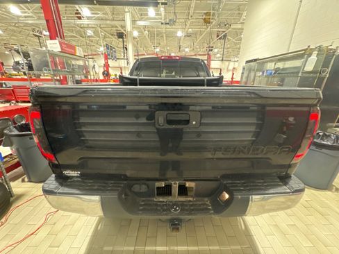 Used 2020 Toyota Tundra SR5 w/ SR5 Upgrade Package image 9