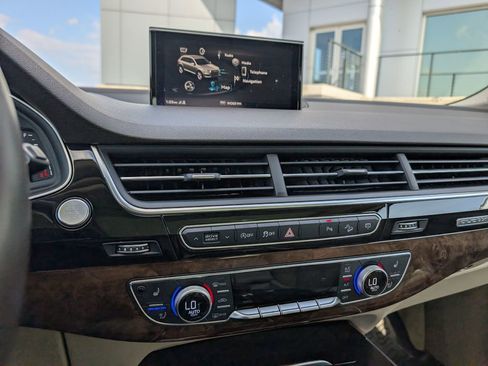 Used 2018 Audi Q7 3.0T Prestige w/ Prestige Package image 21