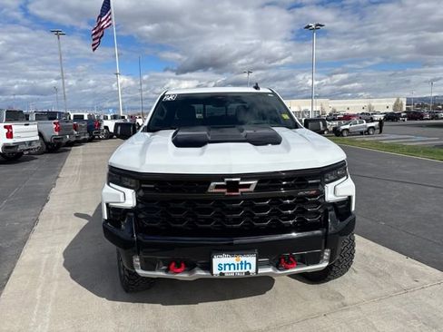 Used 2023 Chevrolet Silverado 1500 ZR2 w/ Technology Package image 8