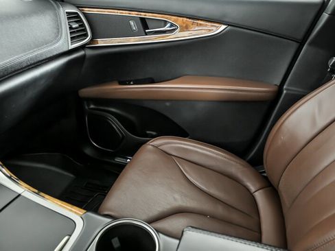 Used 2017 Lincoln MKX Reserve w/ Lincoln MKX Climate Package image 33