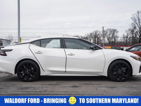 Used 2023 Nissan Maxima SR w/ Sport Mat Group image 3