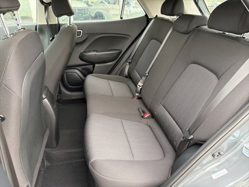 Certified 2025 Hyundai Venue SE image 32