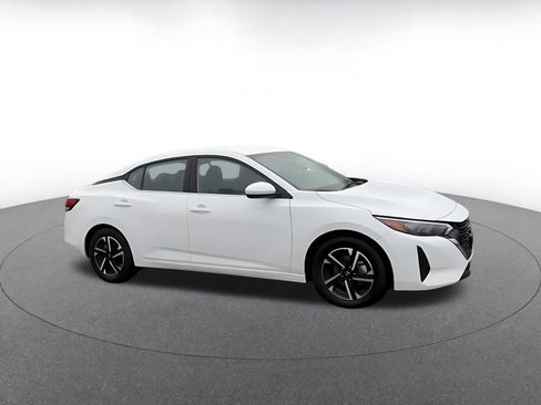 Used 2025 Nissan Sentra SV image 2