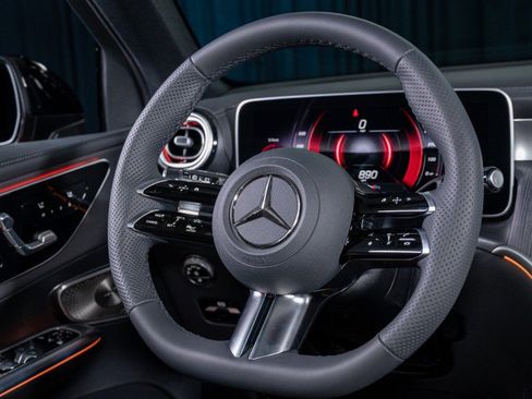 New 2025 Mercedes-Benz GLC 300 image 17