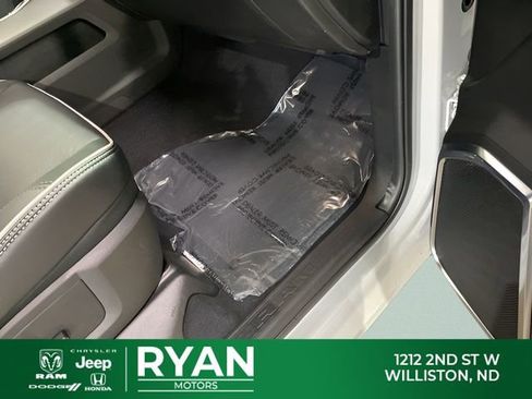 New 2026 RAM 2500 Laramie AWD/4WD image 35
