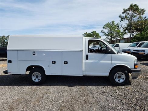 New 2024 Chevrolet Express 3500 w/ Power Convenience Package image 10