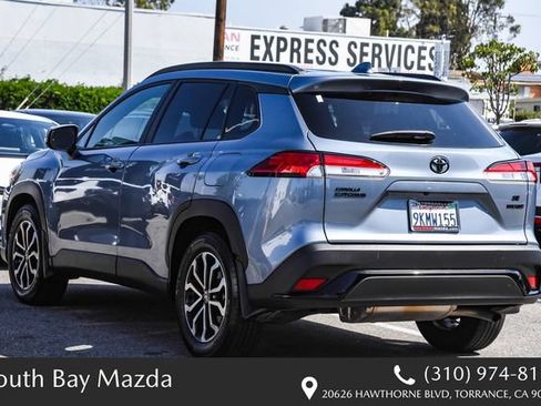 Used 2024 Toyota Corolla Cross AWD Hybrid w/ Moonroof Package image 6