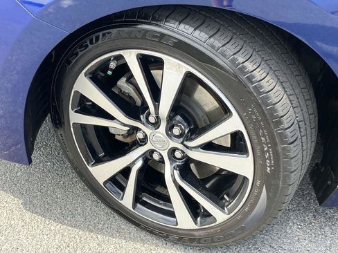 Used 2018 Nissan Maxima Platinum image 9