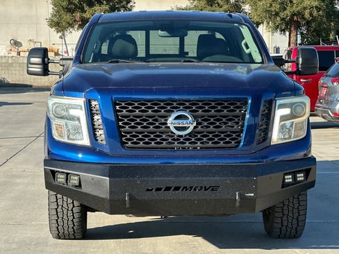 Used 2016 Nissan Titan PRO-4X w/ Pro-4x Convenience Package image 11