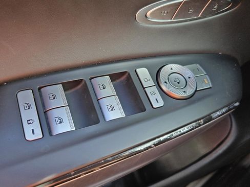 Used 2023 Genesis GV70 2.5T w/ Select Package image 34