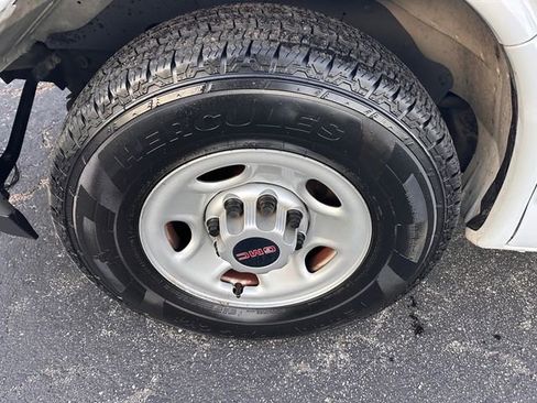 Used 2019 GMC Savana 2500 w/ Driver Convenience Package image 15