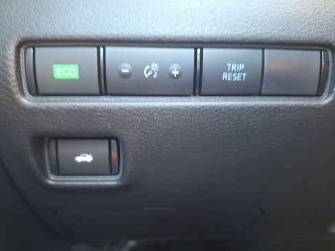 Used 2025 Nissan Sentra S image 12