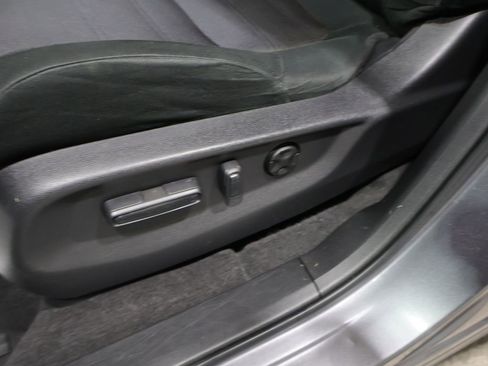 Used 2019 Honda CR-V EX image 12
