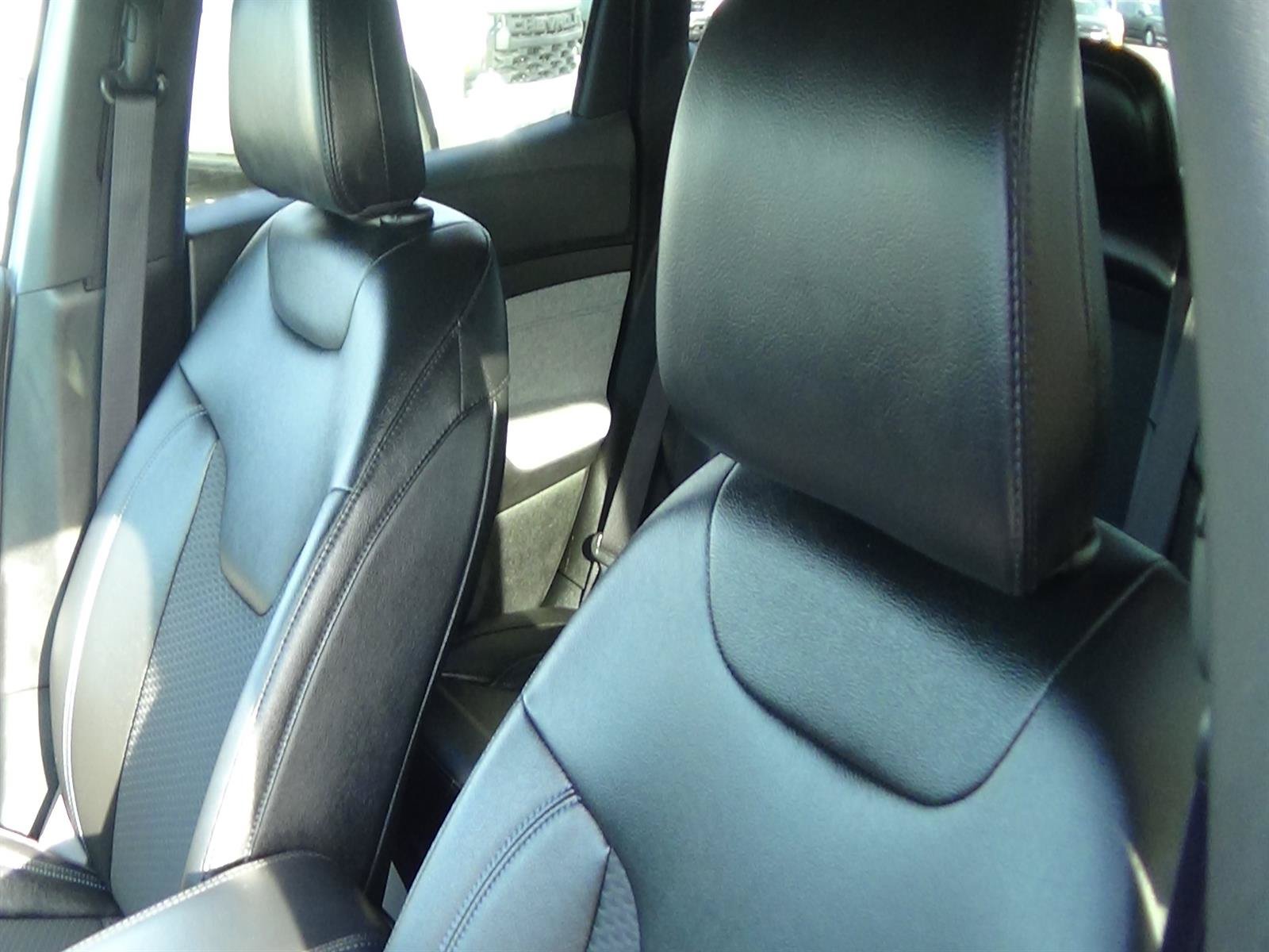 Certified 2025 Jeep Compass Latitude AWD/4WD image 18