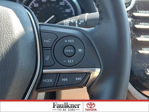 Certified 2019 Toyota Camry XLE FWD image 22