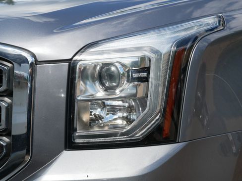 Used 2019 GMC Yukon SLT AWD/4WD image 16