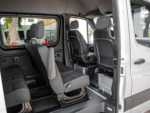 Used 2025 Mercedes-Benz Sprinter 2500 image 27